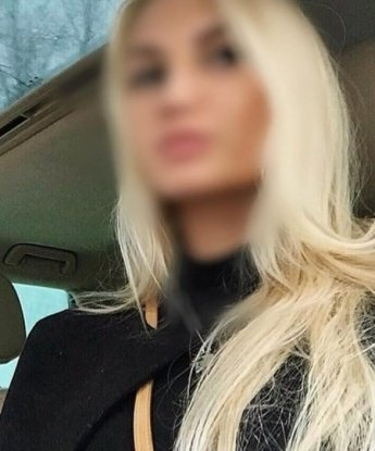 Я знаю, как доставить истинное удовольствие и утолить твои сексуальные желания. Разнообразие моих услуг поразит тебя: от нежного эротического массажа до бурного секса в различных позах. 😘
Я обладаю великолепной фигурой, соблазнительными губами и зелеными глазами, которые пленят тебя с первого взгляда. При встрече ты будешь приятно удивлен моей естественной красотой и нежным шепотом.🌺
Мои клиенты остаются в восторге от наших интимных встреч. Они отмечают мою профессиональность, умение найти общий язык и создать атмосферу полного расслабления. Ведь встречаться со мной - это не только секс, но и душевное общение, нежные ласки и доверие.✨
Я живу в самом сердце Москвы, и наша встреча будет проходить в уютной и комфортной обстановке. Доверься мне и позволь себе испытать незабываемую ночь настоящего блаженства. Жду твоего звонка для воплощения самых сокровенных фантазий. 😈💋 Раиса